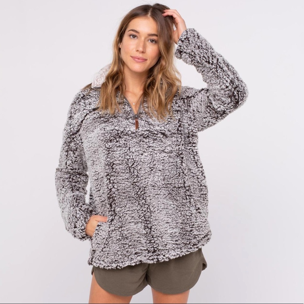 Thread and supply Sherpa pullover